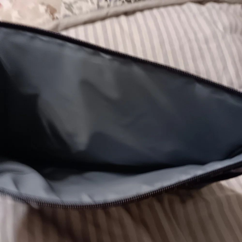 Small computer 🧜‍♀️ purple bag crocodile print